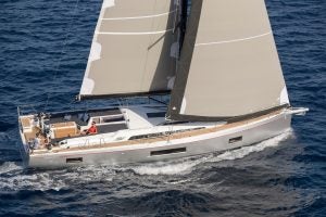 Beneteau Oceanis 46.1 monohull with sails up