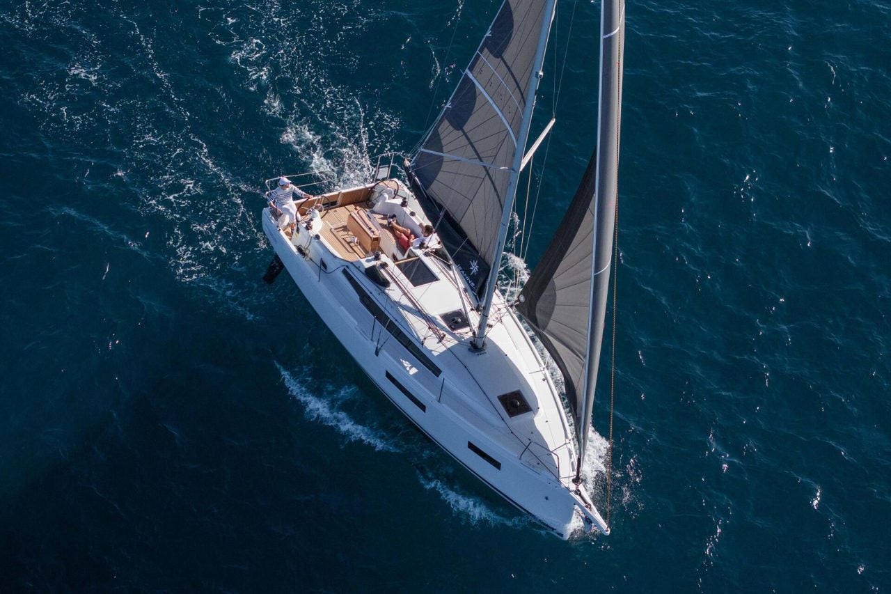 Overhead viw of Sun Odyssey 350 monohull under sail